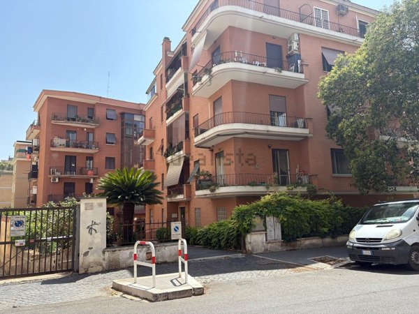 appartamento in vendita a Roma in zona Gianicolense