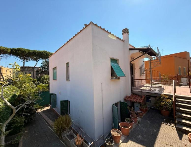 casa indipendente in vendita a Roma in zona Portuense