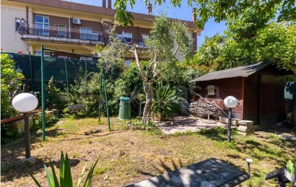 appartamento in vendita a Roma in zona Ostiense