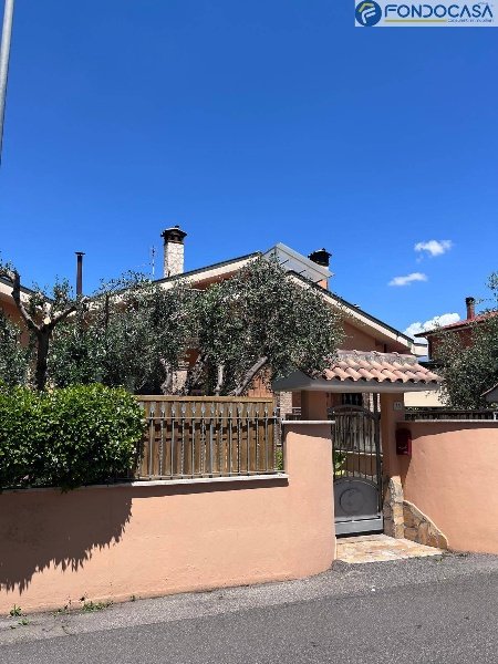 casa indipendente in vendita a Roma in zona Lunghezza