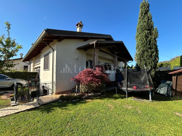 casa indipendente in vendita a Roma in zona Castel Porziano