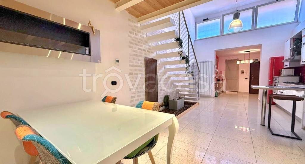 appartamento in vendita a Roma in zona Colle del Sole