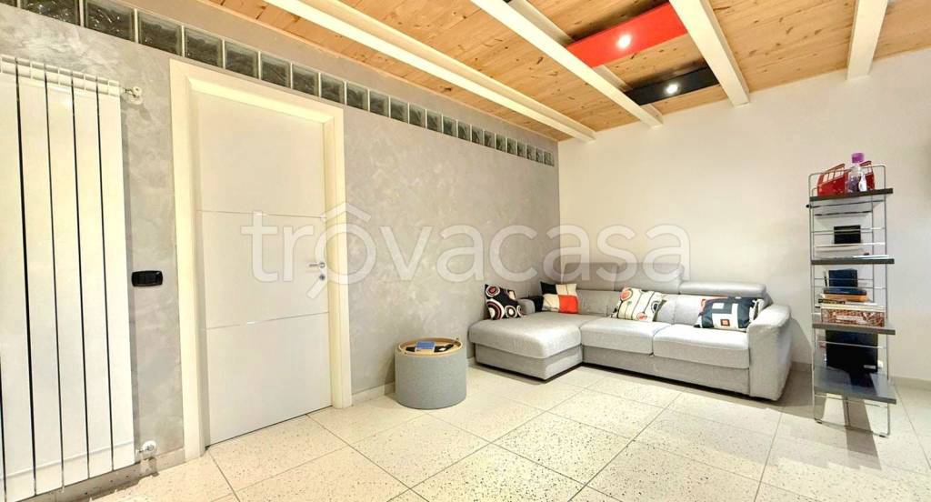 appartamento in vendita a Roma in zona Colle del Sole