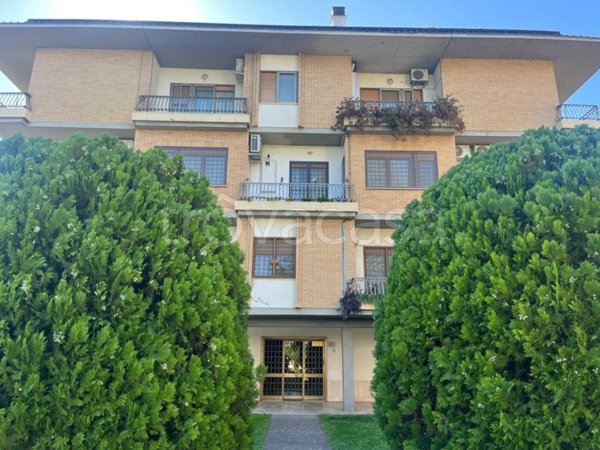 appartamento in vendita a Roma in zona Spinaceto