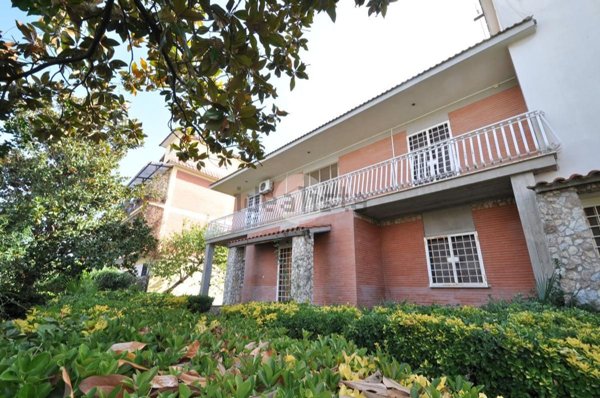 appartamento in vendita a Roma in zona Finocchio