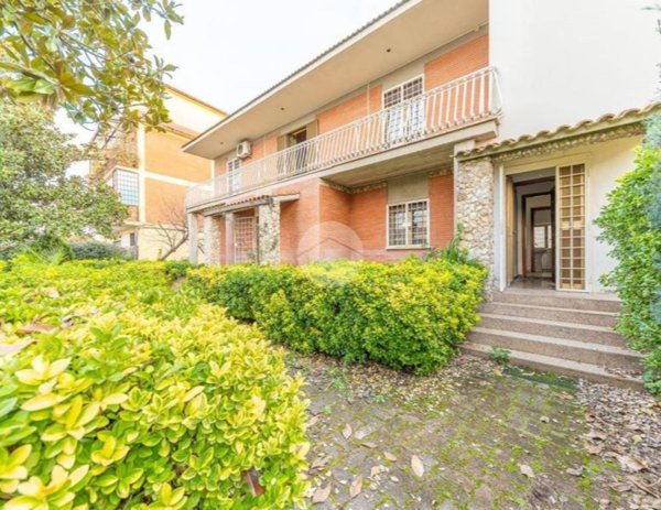 appartamento in vendita a Roma in zona Finocchio