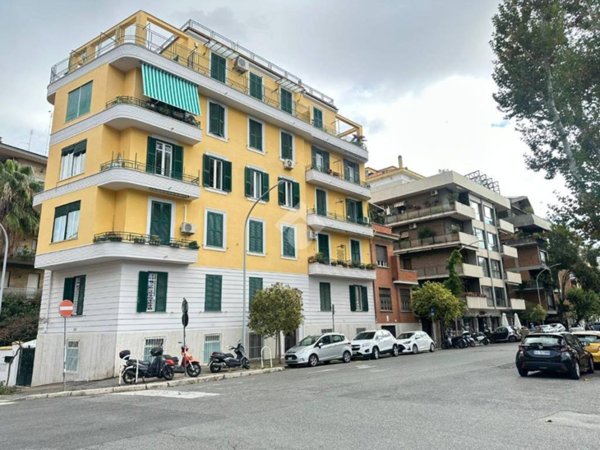 appartamento in vendita a Roma in zona Appio Latino