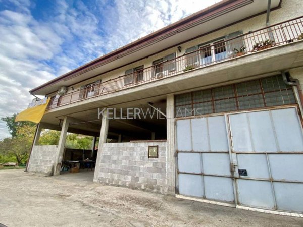 negozio in vendita a Roma in zona Casalotti