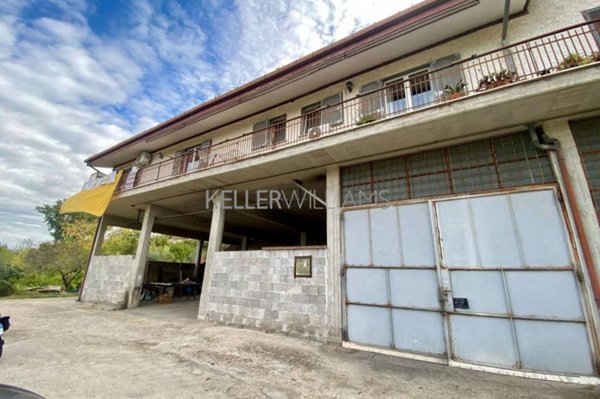 negozio in vendita a Roma in zona Casalotti