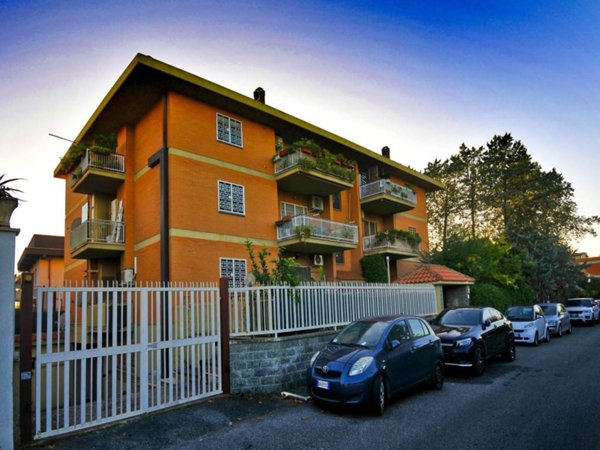 appartamento in vendita a Roma in zona Romanina