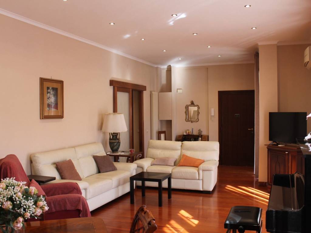 appartamento in vendita a Roma in zona Torre Spaccata