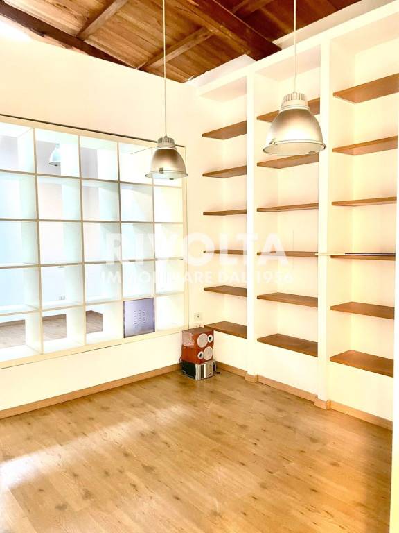 appartamento in vendita a Roma in zona Tomba di Nerone