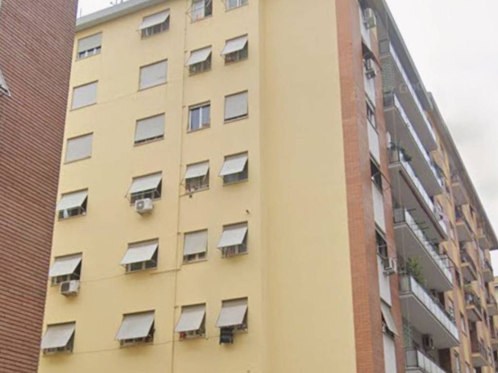 appartamento in vendita a Roma in zona Appio Latino