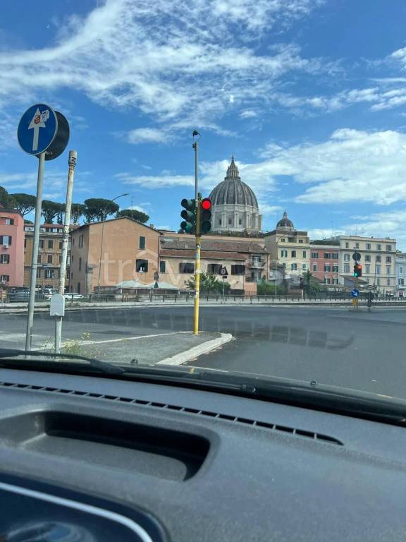 negozio in vendita a Roma in zona Aurelio