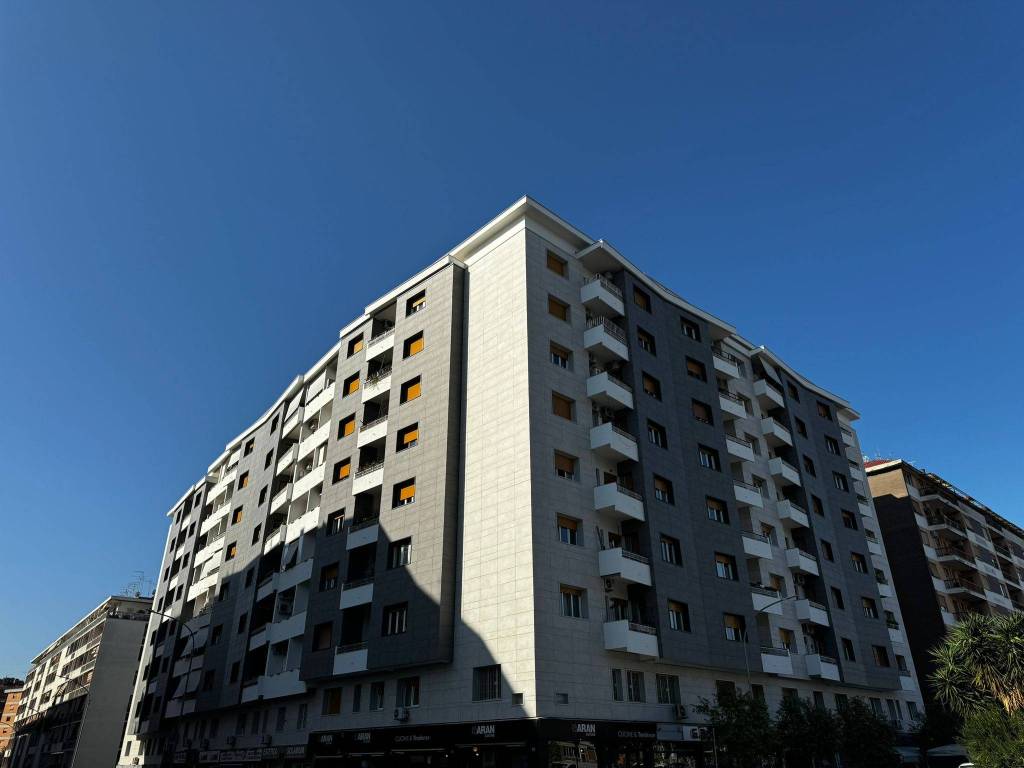 appartamento in vendita a Roma in zona Tuscolano