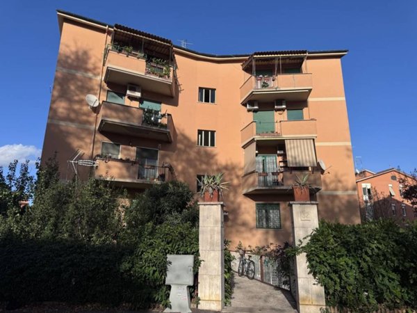 appartamento in vendita a Roma in zona Appio Claudio
