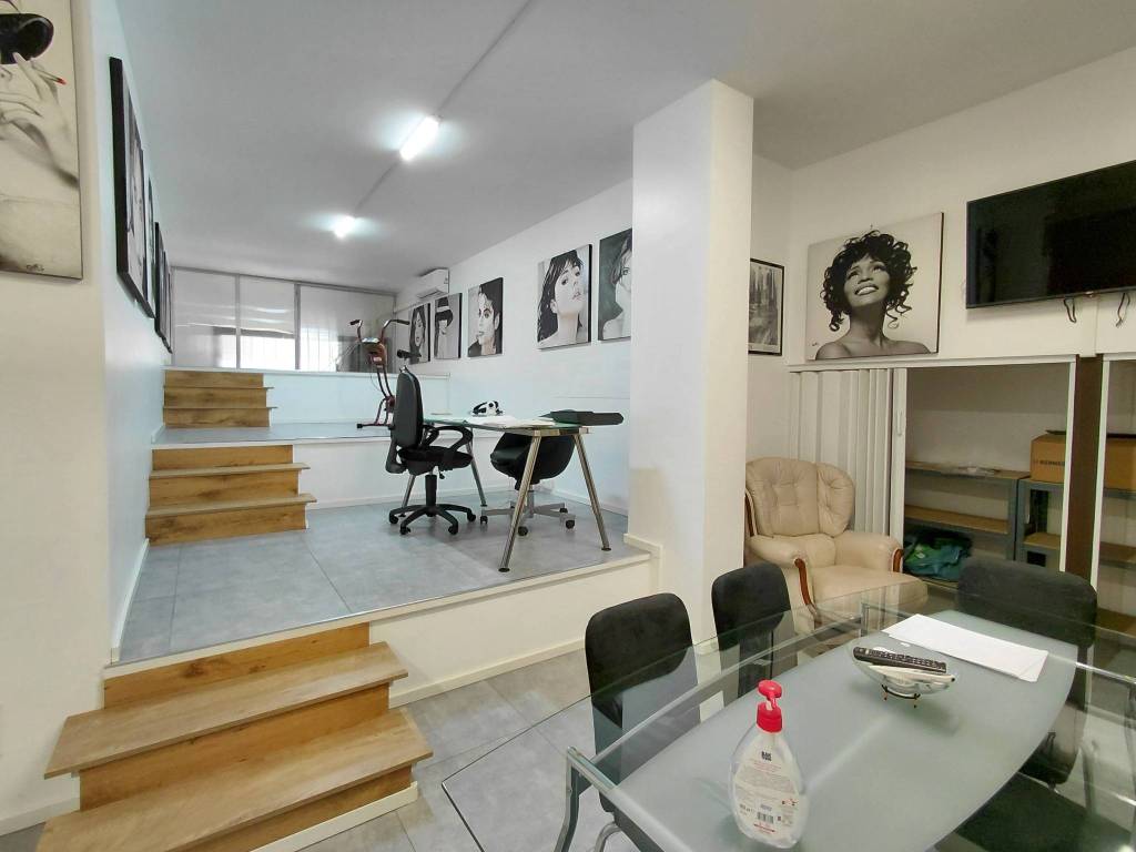 negozio in vendita a Roma in zona Portuense