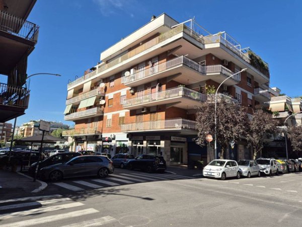 appartamento in vendita a Roma in zona Cinecittà