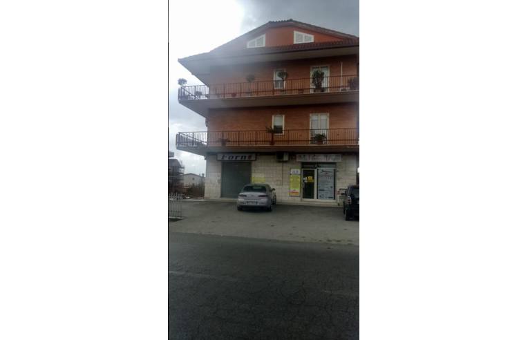 locale commerciale in vendita a Roma in zona Cesano