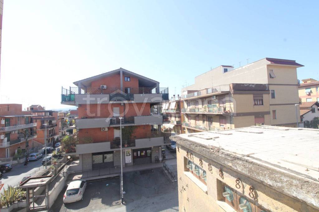 appartamento in vendita a Roma in zona Borghesiana