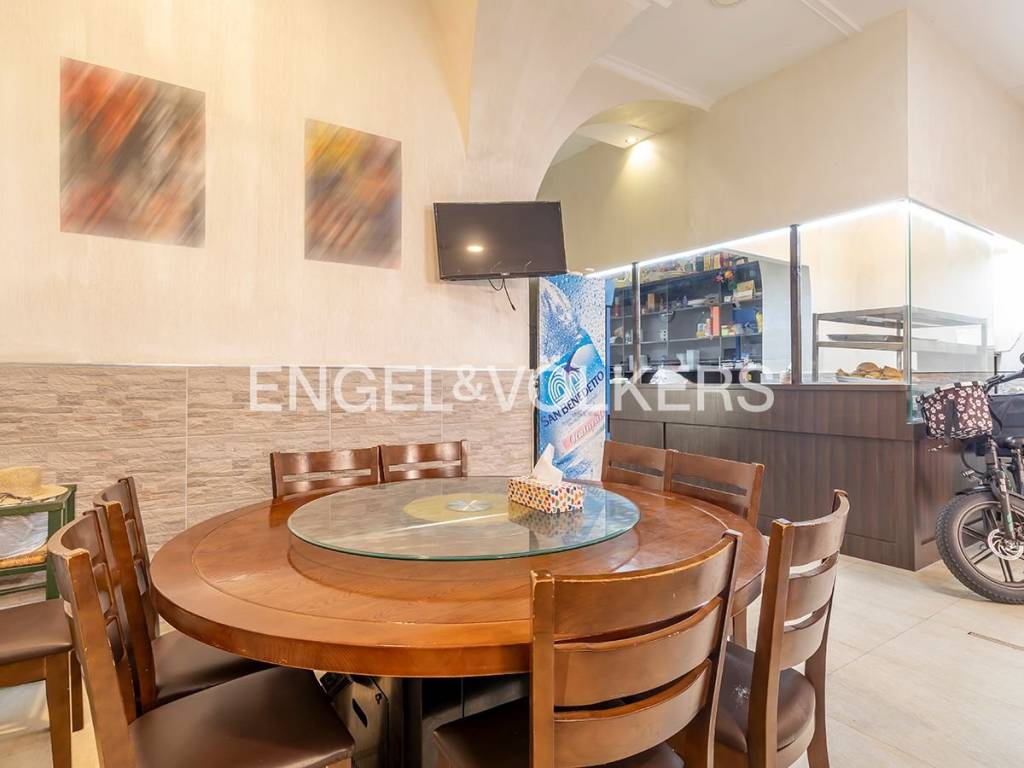 negozio in vendita a Roma in zona Esquilino