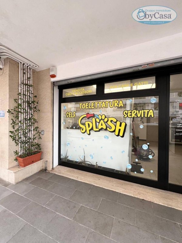 casa indipendente in vendita a Roma in zona Ardeatino