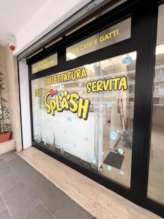 negozio in vendita a Roma in zona Ardeatino