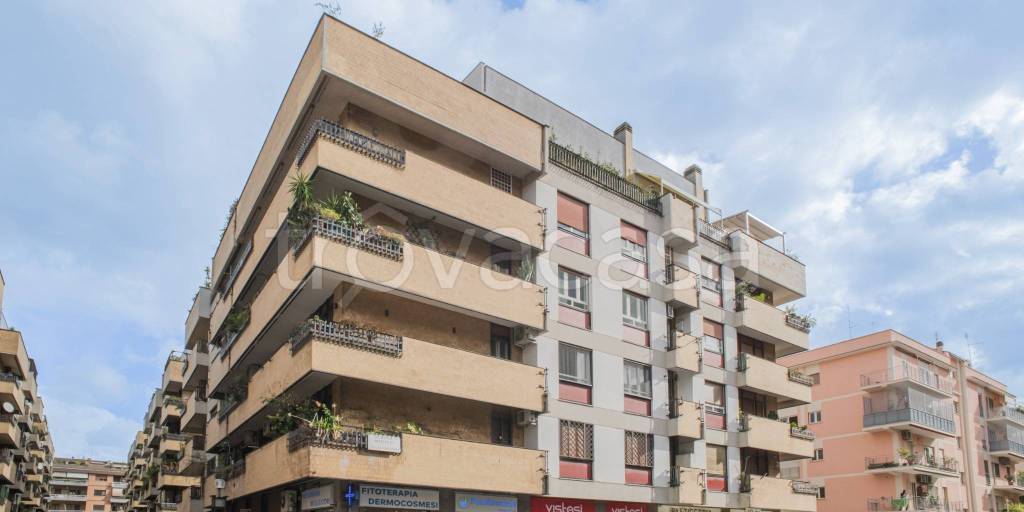 appartamento in vendita a Roma in zona Monte Sacro/Talenti
