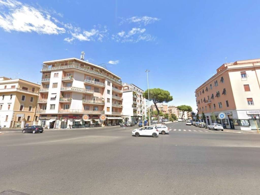 negozio in vendita a Roma in zona Aurelio