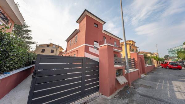 appartamento in vendita a Roma in zona Appio Pignatelli