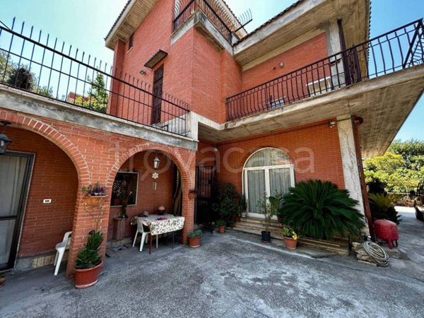 casa indipendente in vendita a Roma in zona Castel di Leva