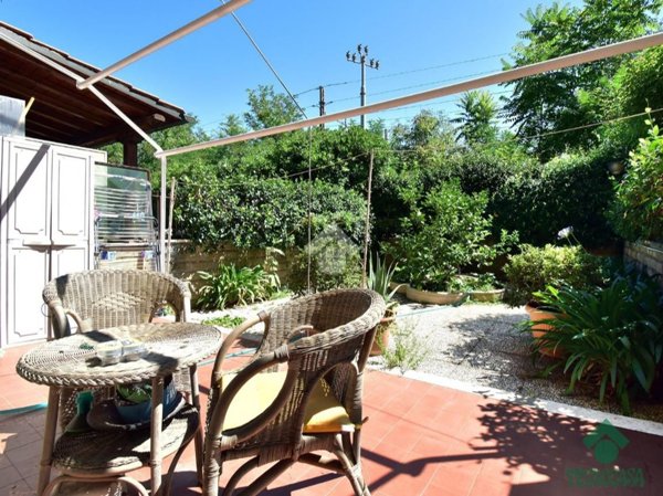 appartamento in vendita a Roma in zona Appio Pignatelli