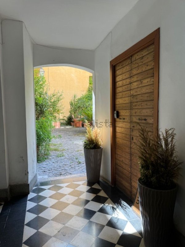 appartamento in vendita a Roma in zona Celio