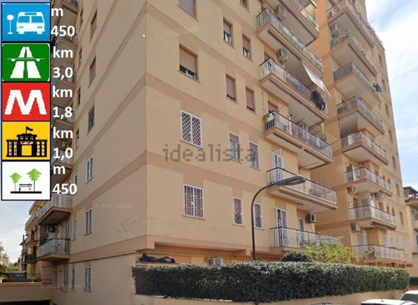 appartamento in vendita a Roma in zona Torre Angela