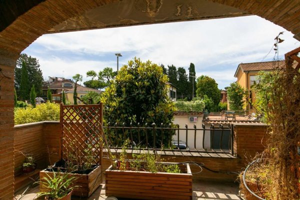 appartamento in vendita a Roma in zona Appio Pignatelli