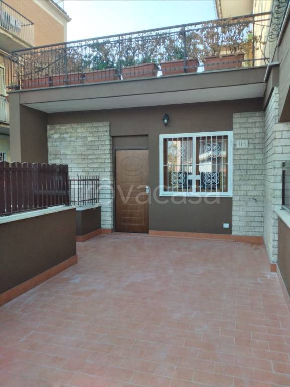 appartamento in vendita a Roma in zona Torre Maura