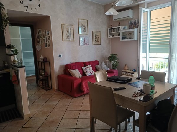 appartamento in vendita a Roma in zona Torre Angela