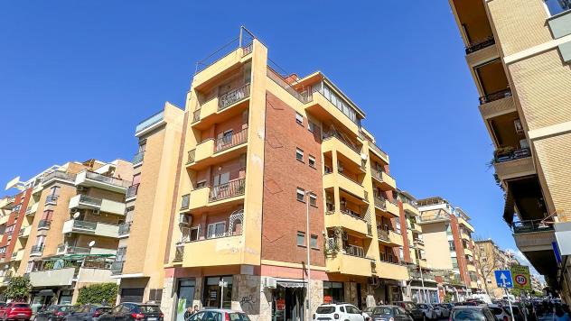 appartamento in vendita a Roma in zona Ostia