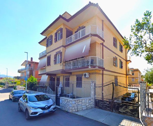appartamento in vendita a Roma in zona Tor Bella Monaca