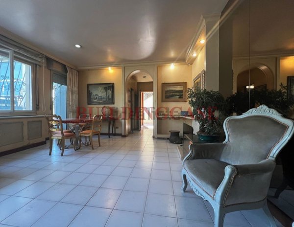 appartamento in vendita a Roma in zona Ardeatino