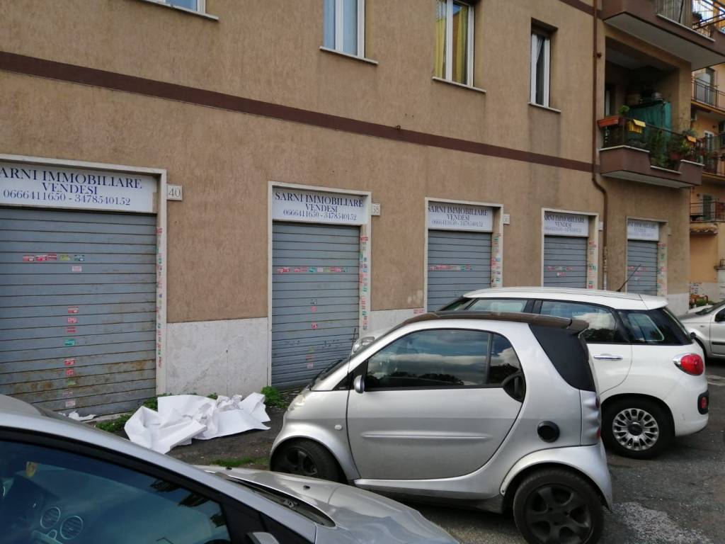 negozio in vendita a Roma in zona Portuense