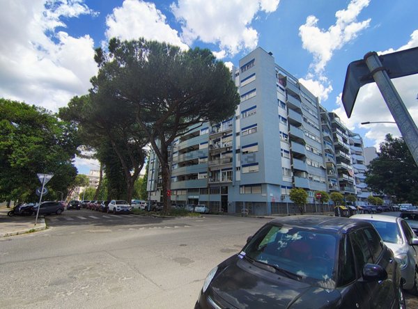 appartamento in vendita a Roma in zona Ardeatino