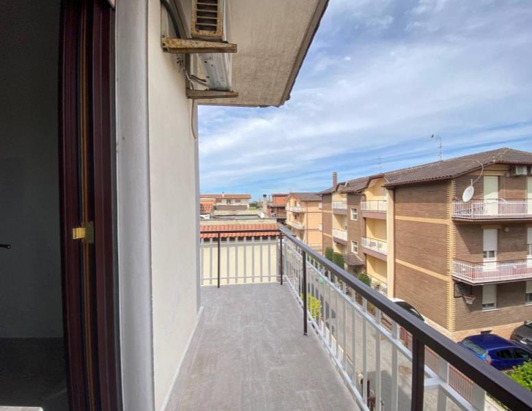 appartamento in vendita a Roma in zona Finocchio