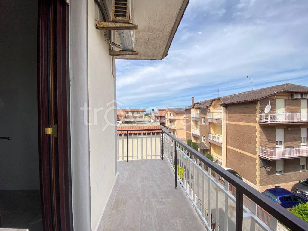 appartamento in vendita a Roma in zona Finocchio