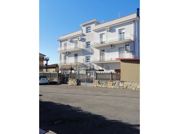 appartamento in vendita a Roma in zona Tor Bella Monaca