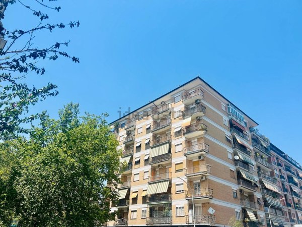 appartamento in vendita a Roma in zona Appio Claudio
