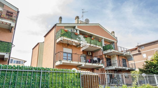 appartamento in vendita a Roma in zona Lunghezza