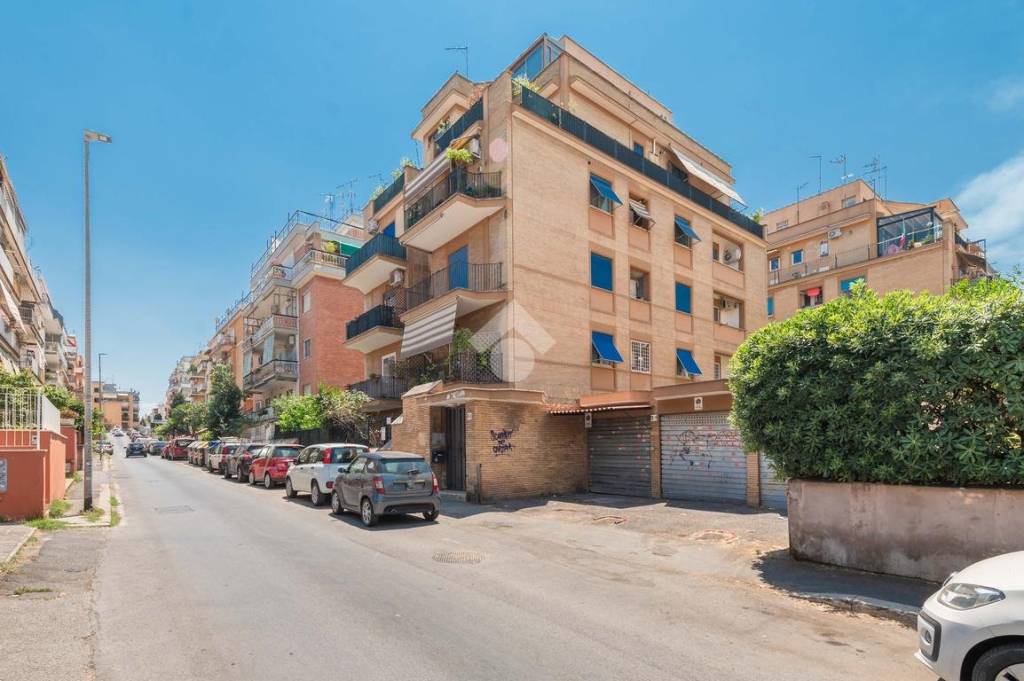 appartamento in vendita a Roma in zona Primavalle