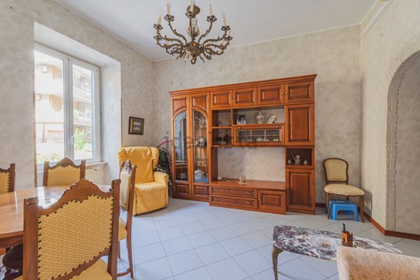appartamento in vendita a Roma in zona Appio Latino
