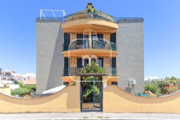 appartamento in vendita a Roma in zona Castelverde